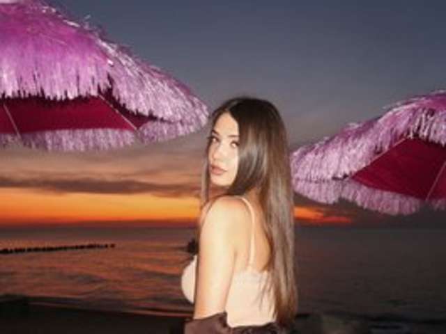 -ELIZA- amateur webcam photo