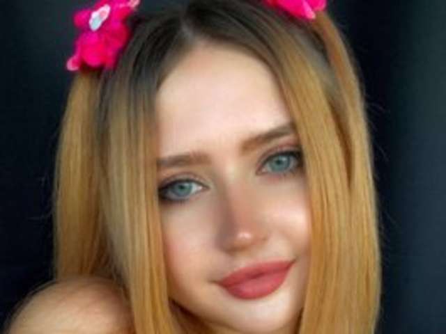 ALESYA- amateur webcam photo