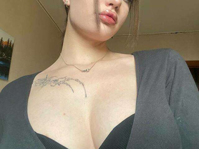 ALEXAPAWN amateur webcam photo