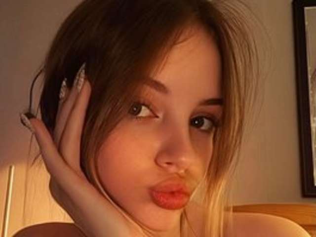 ALICECOST amateur webcam photo