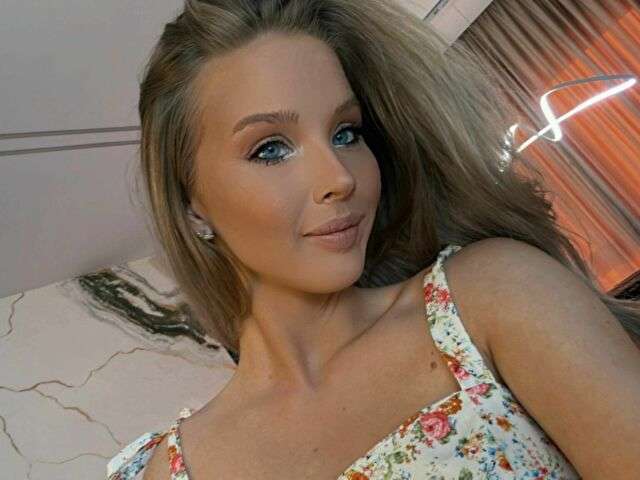 ALICEEJUNE amateur webcam photo
