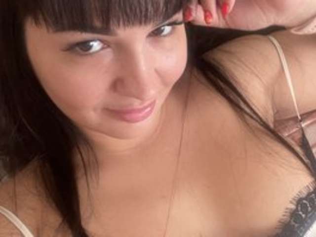 ALINA-MILF amateur webcam photo