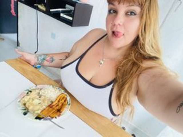 ALISSON_QUEEN amateur webcam photo