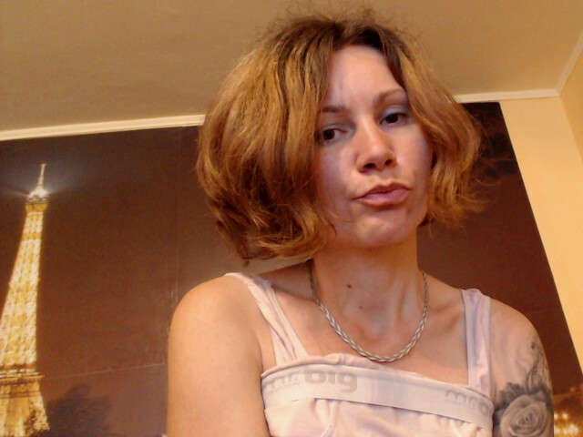 AMBERWALLET amateur webcam photo