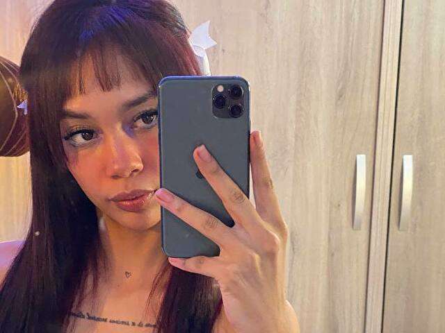 AMYBLUSH amateur webcam photo