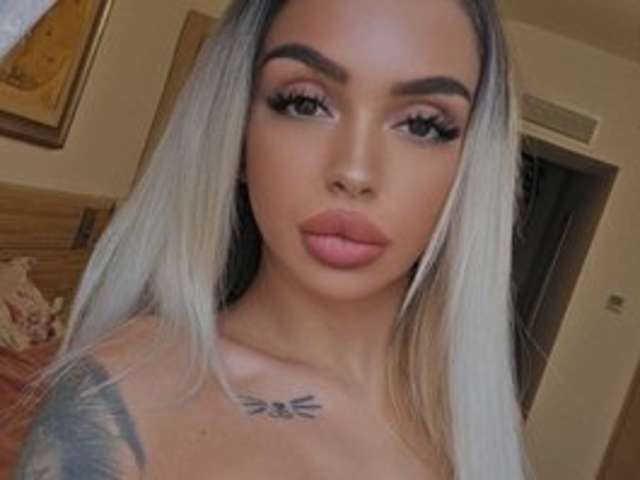 APRILHADID amateur webcam photo