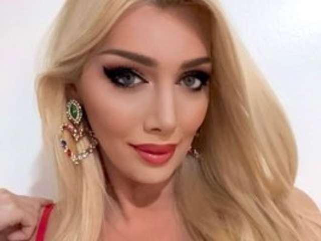 BARBIBENTLEY amateur webcam photo