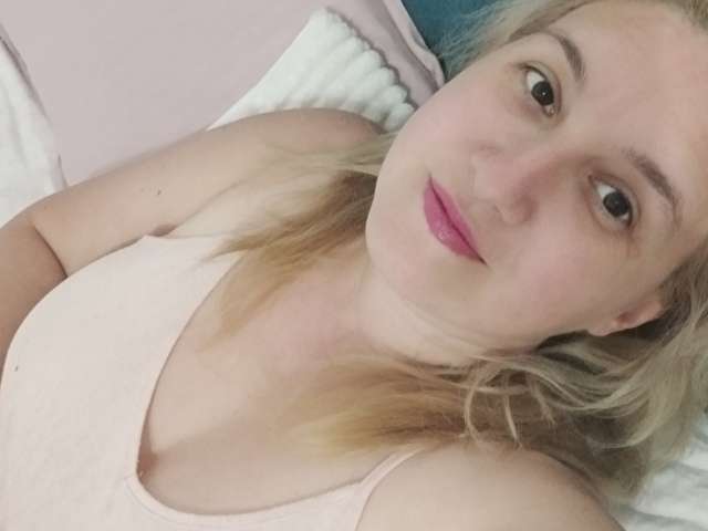 BLONDEAMALIA amateur webcam photo
