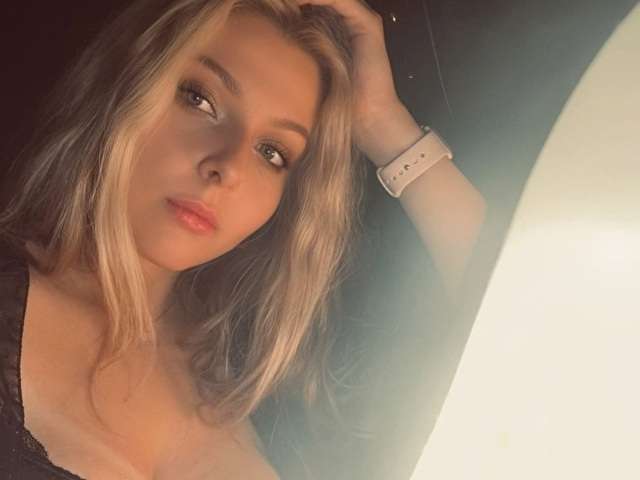 BRITNEYGLOW amateur webcam photo