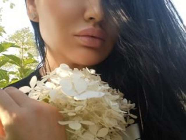 BRUNETOCHKAAA amateur webcam photo