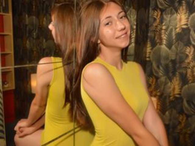 CHARMINGLIA amateur webcam photo