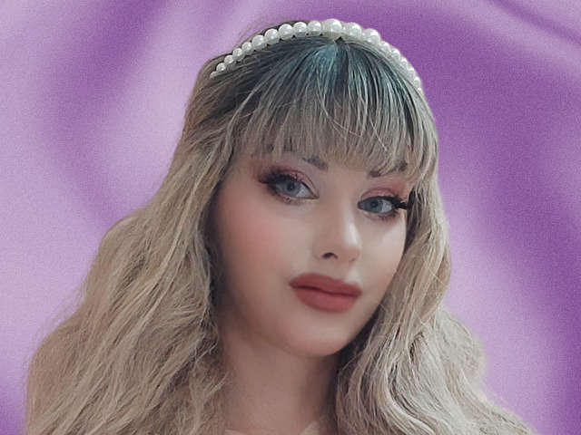 CHLOEKISS amateur webcam photo