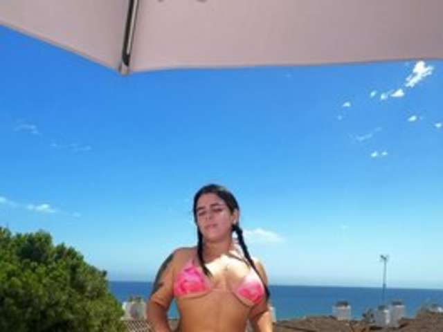 CURVYANDTHICK amateur webcam photo