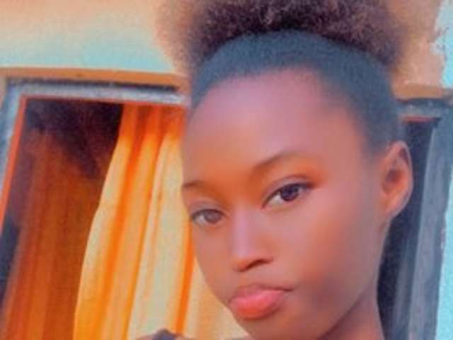 CUTESEXY amateur webcam photo