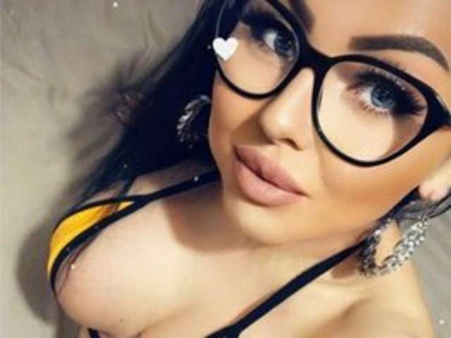 DIVINEANNE amateur webcam photo