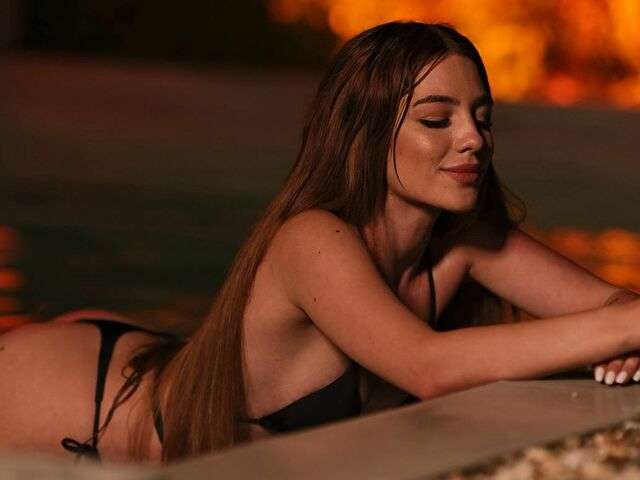 ELLARAYY amateur webcam photo