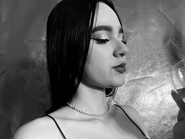 EMYCRUZ amateur webcam photo