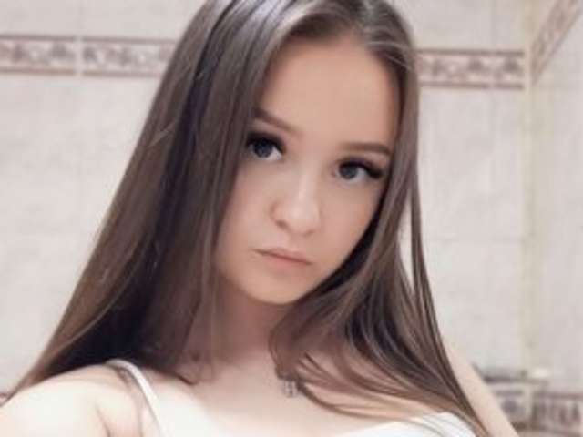 HOTLILII amateur webcam photo