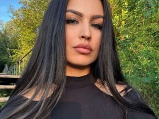 HOTVANESSAX- amateur webcam photo