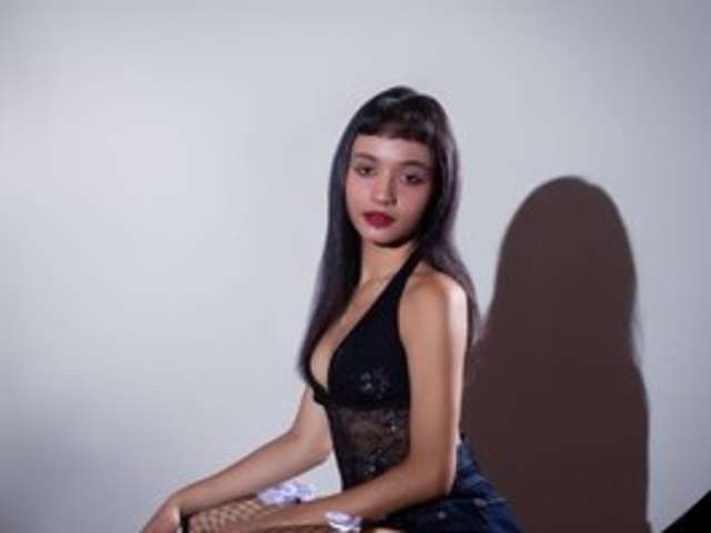 IRISSWEETY amateur webcam photo