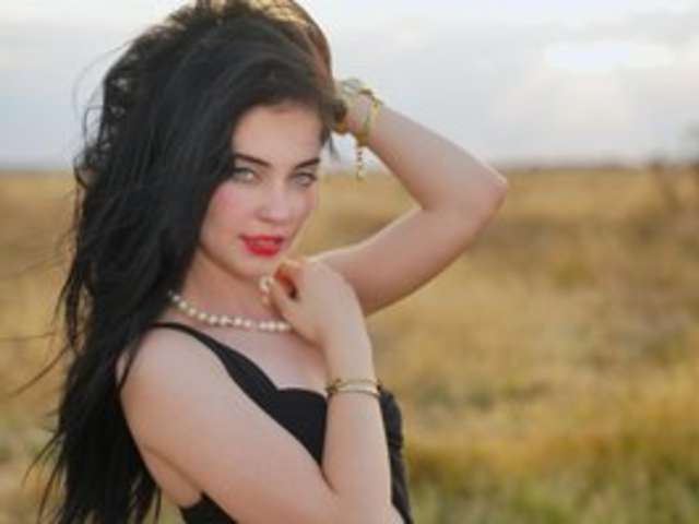 ISISQUEENXXX amateur webcam photo