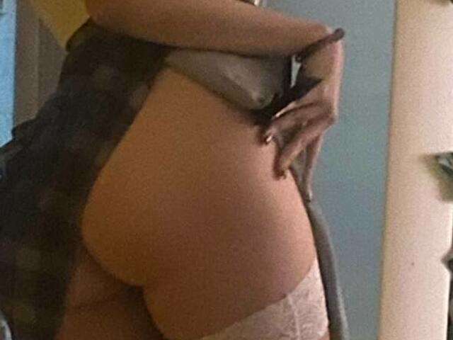 JIIGGLY amateur webcam photo