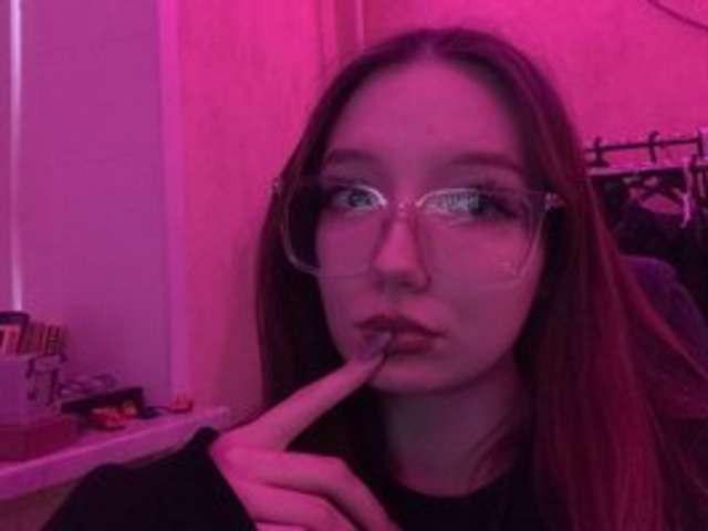 KAROLINEZARRO amateur webcam photo