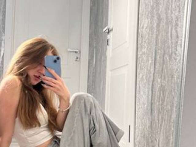 KIANA-WHITE amateur webcam photo