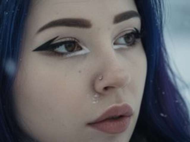 LADYALIS amateur webcam photo