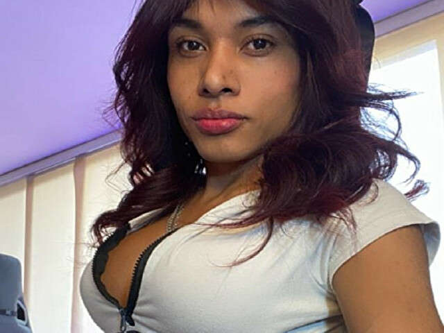 LATINGODDESX profile sexy photo