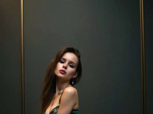 LINA_BLISS amateur webcam photo