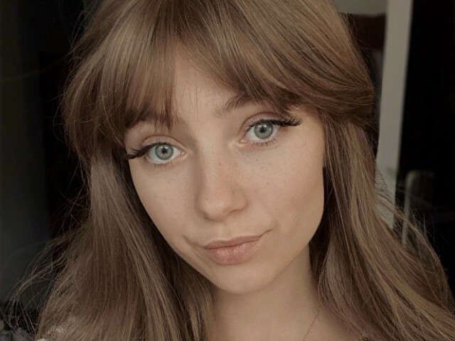 LUCIASHOW amateur webcam photo