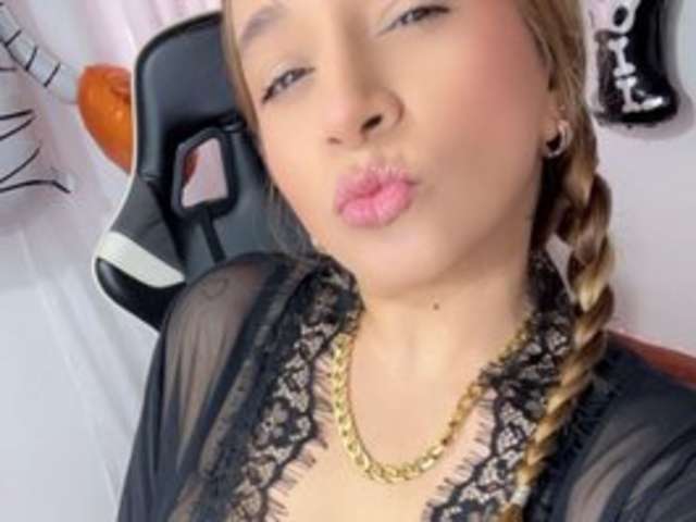 MALU420 amateur webcam photo