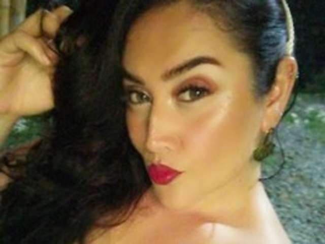 MEGANHOTCURVY amateur webcam photo