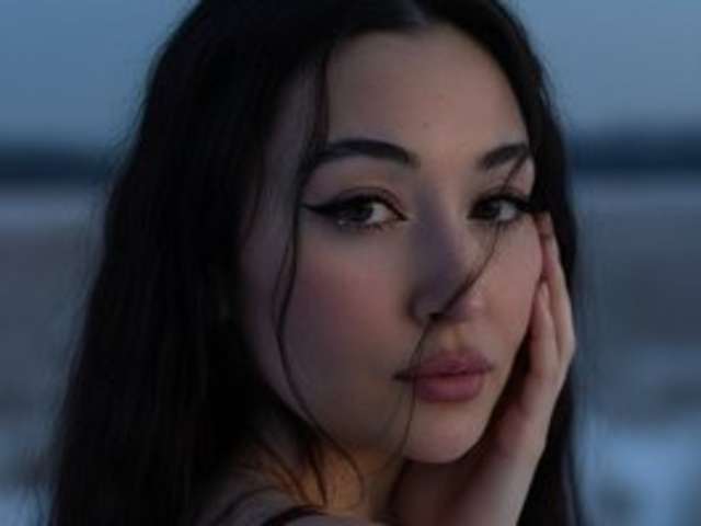 MILAYUMI amateur webcam photo