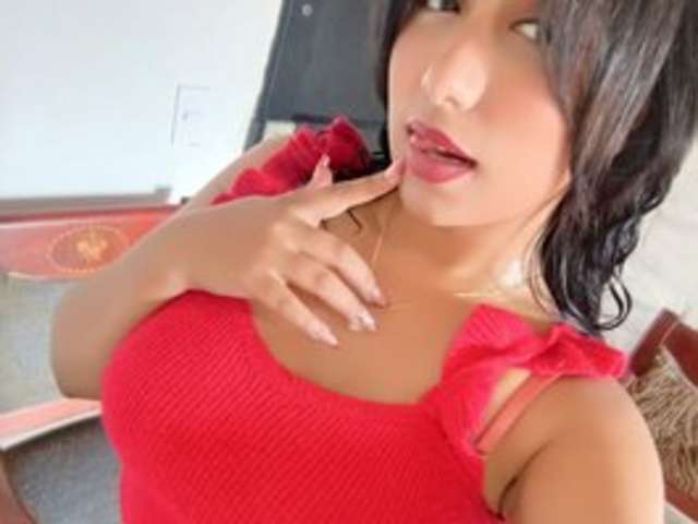 MISS-KAROLINE amateur webcam photo