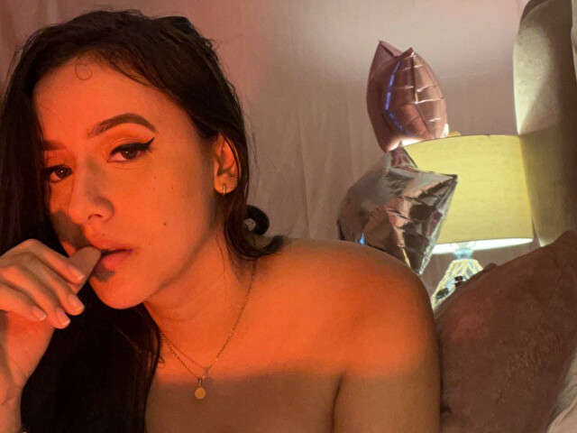 MISSYHIGHINS amateur webcam photo