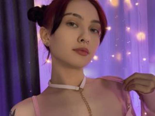 ROXYCRUSH amateur webcam photo