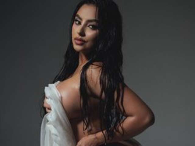 SARAWINSTONE1 amateur webcam photo