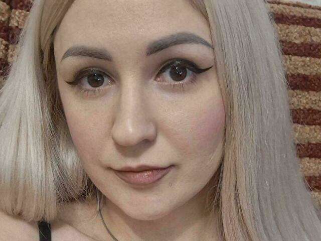 SMOKEBLONDE amateur webcam photo