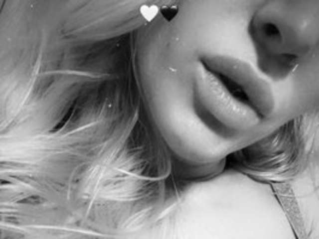 SUUZYKISS amateur webcam photo