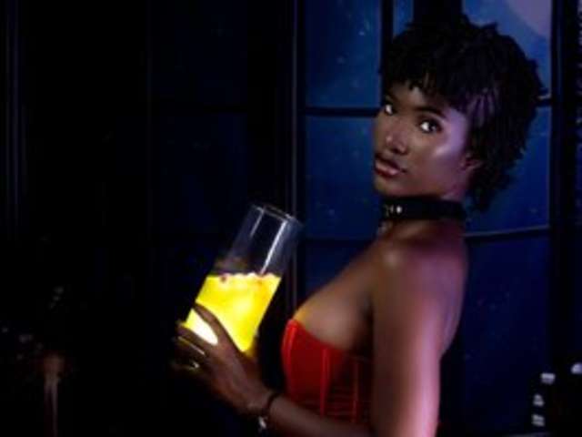 TAHIRA-20 amateur webcam photo