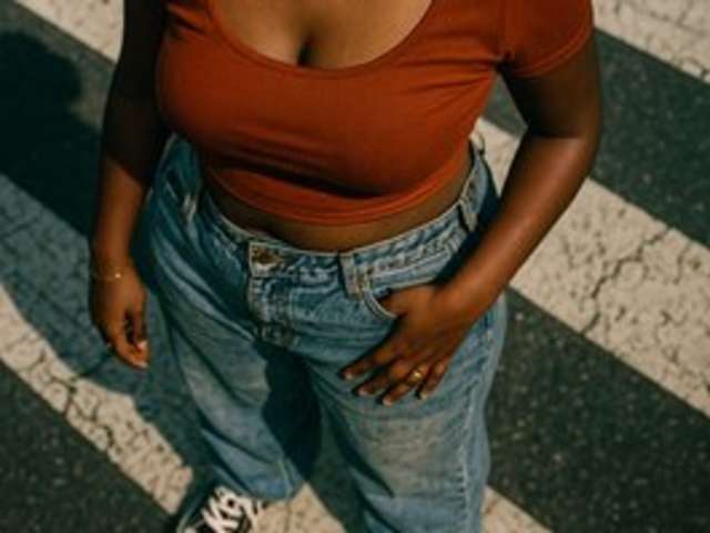 THICKY-BAE amateur webcam photo