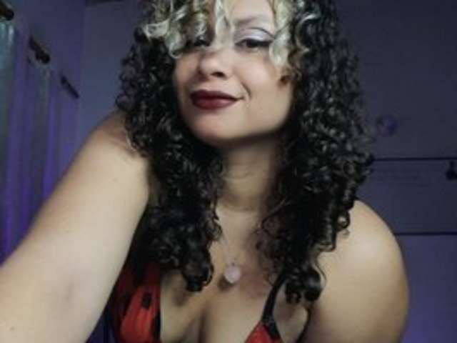 TINAQUEEN1 amateur webcam photo