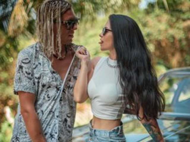 TRAVEL-COUPLE amateur webcam photo