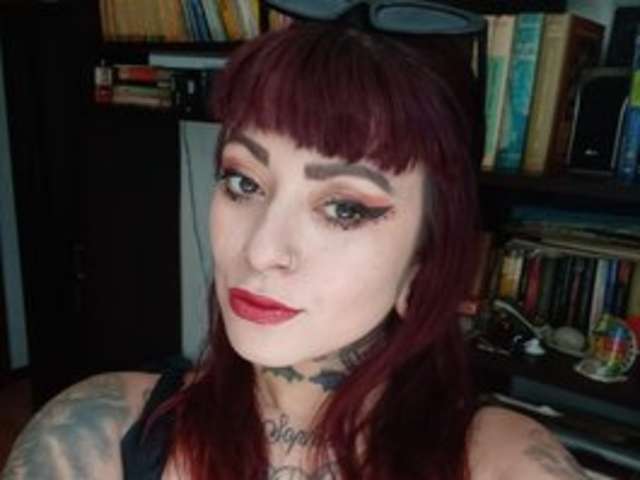 URSULABEAUMONT amateur webcam photo