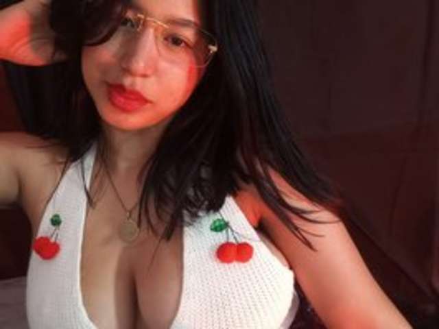 VALERY-MORGAN amateur webcam photo