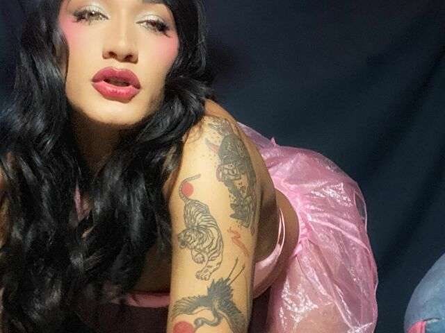 ALEXADRAGUN amateur webcam photo