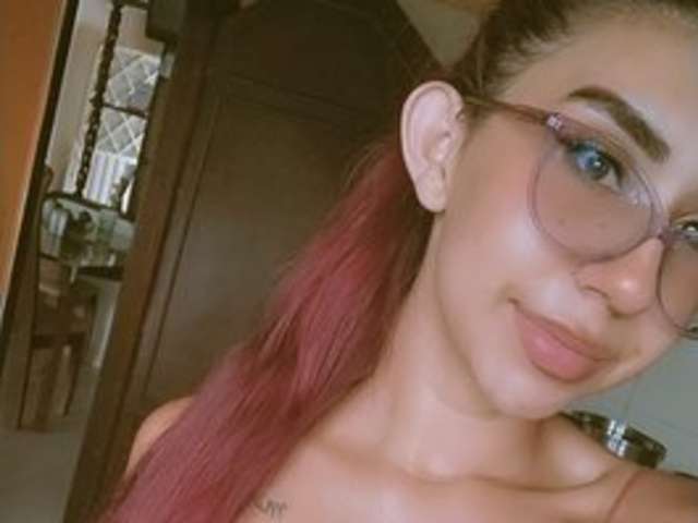 AMBERSEXY18 amateur webcam photo