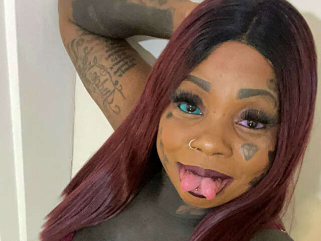 TATTEDEBONY free sexy photo